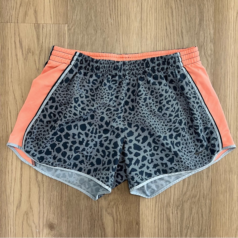 Nike Dri-FIT Leopard Print Lined
Running Shorts Coral Gray Medium
